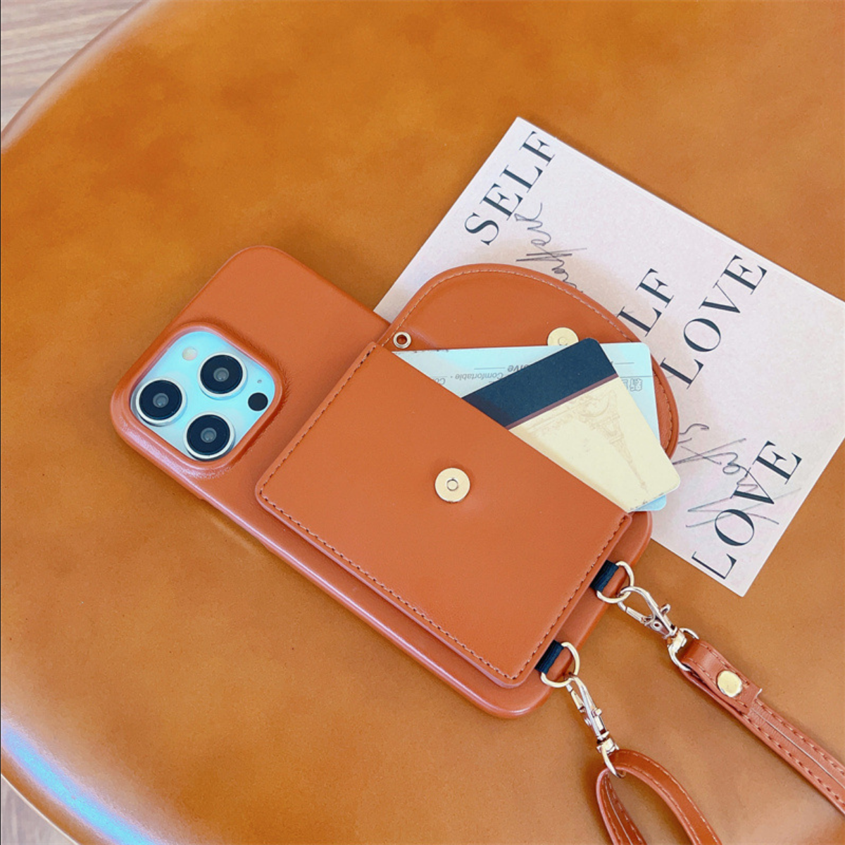 "Levi" - iPhone Crossbody Handyhülle